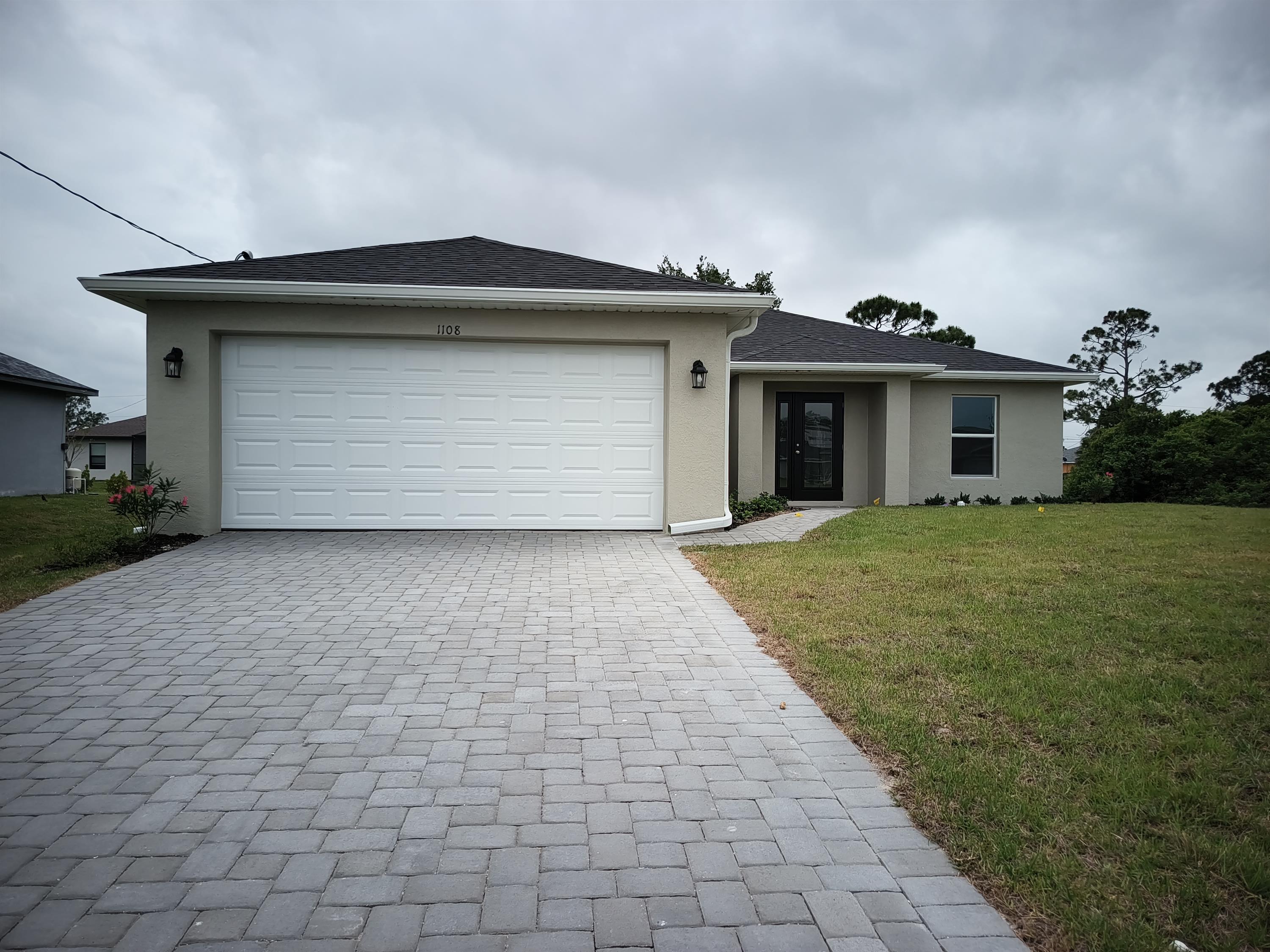 1108 NE 33rd Terr